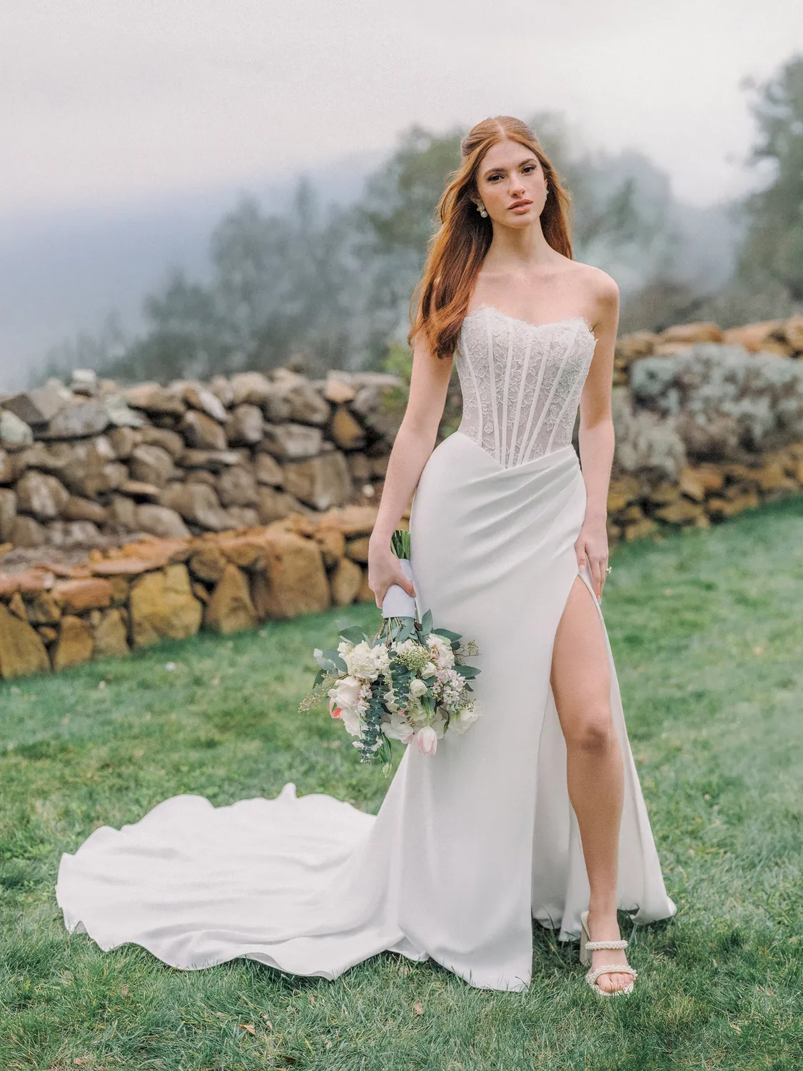 Allure Romance R3976 brudekjole Ivory blonder aftagelige ærmer