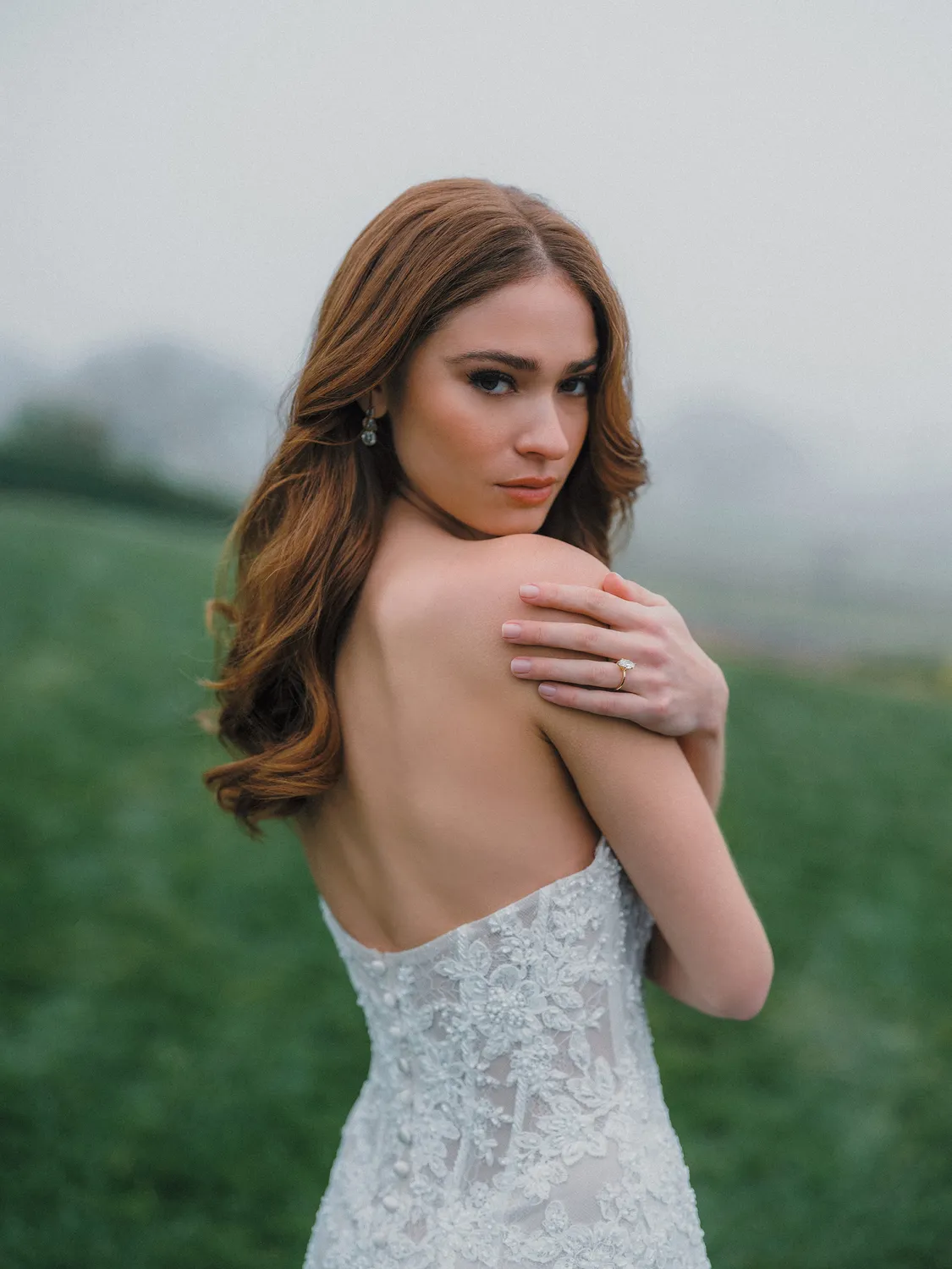 Allure Bridals A1495 brudekjole nude crescent-hals