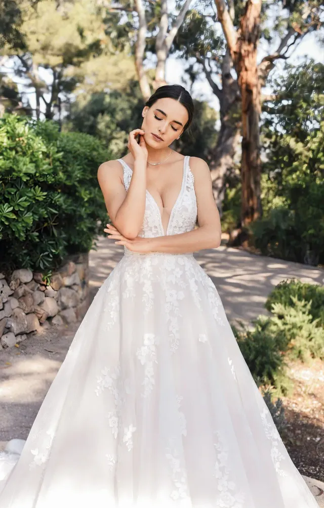 Bella by Eglantine BEL22522 brudekjole