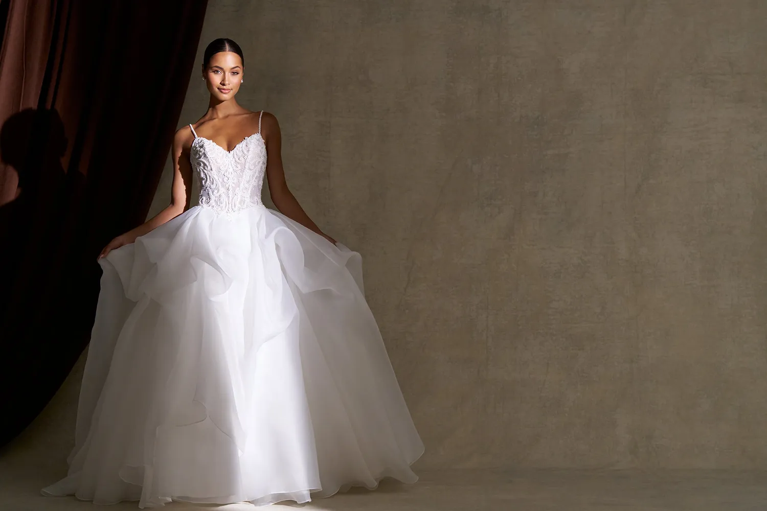Allure Couture C848 brudekjole Ivory/Champagne organza