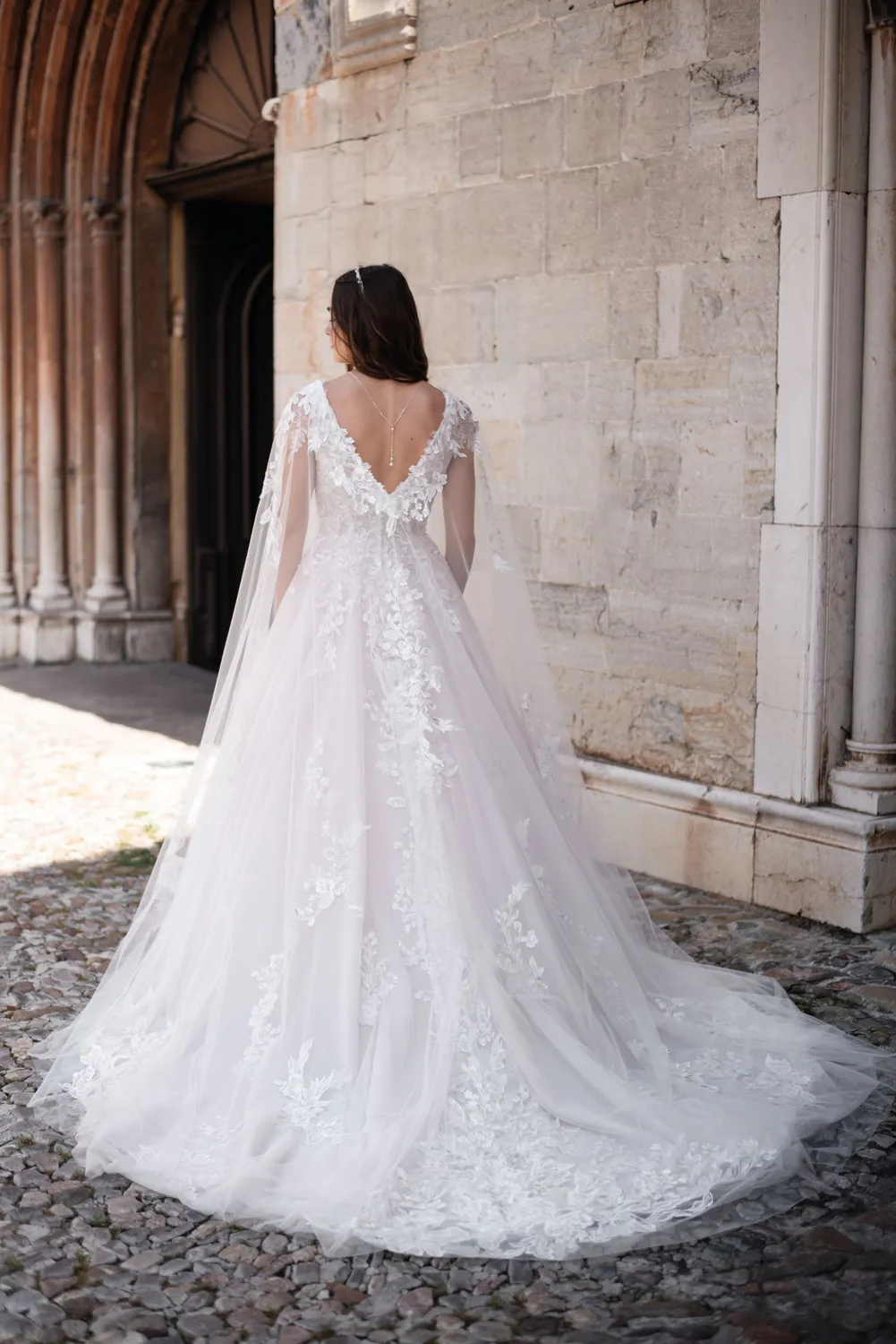 Bella by Eglantine BEL22505 brudekjole