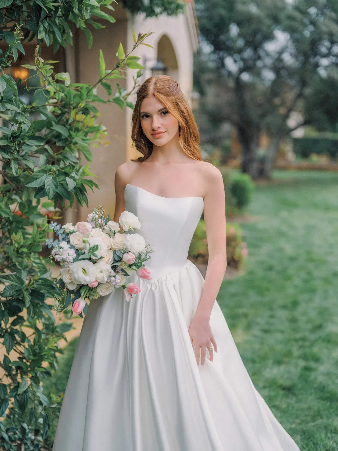 Allure Bridal R3978 brudekjole Ivory mikado
