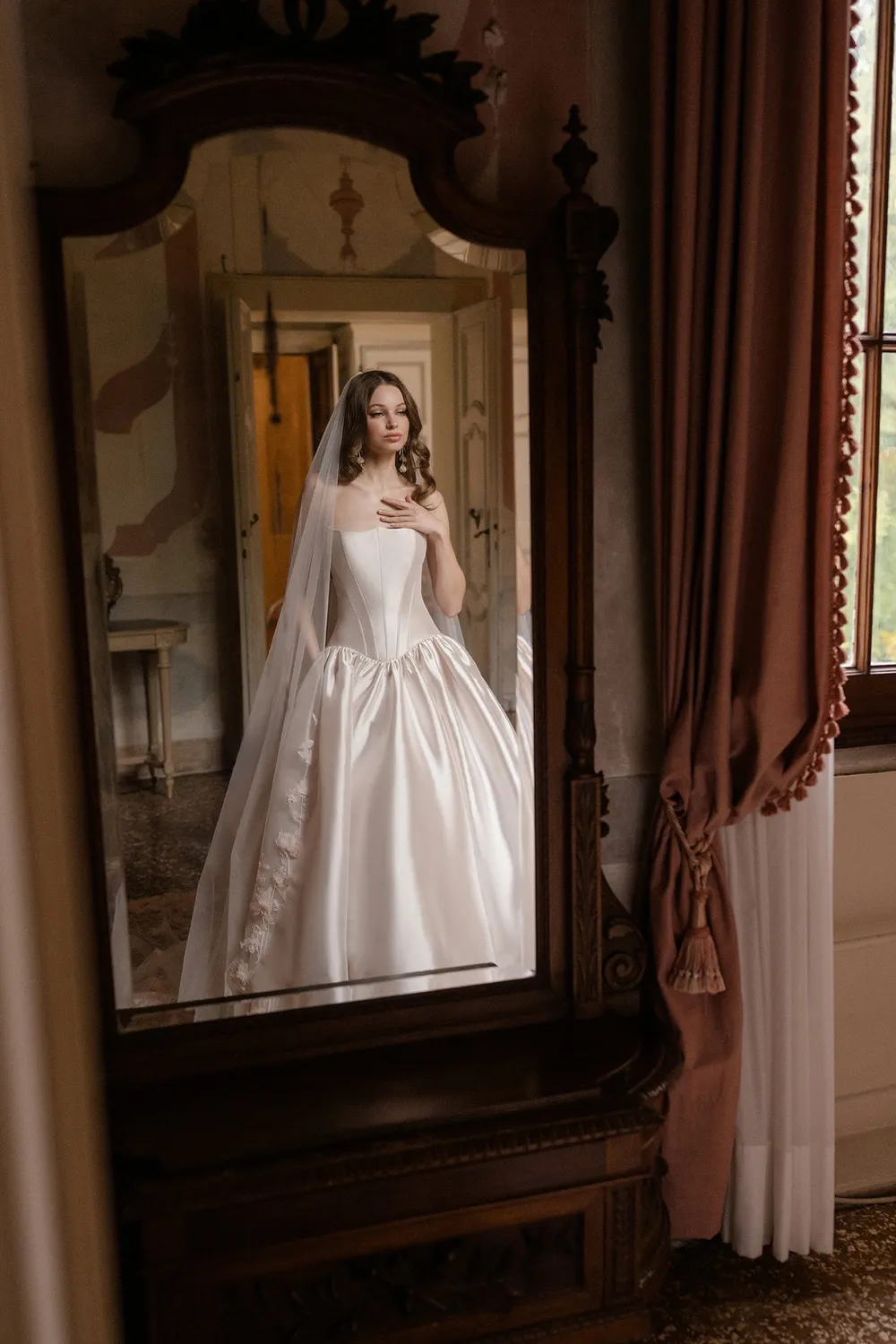 Allure Bridal Abella V096C brudeslør ivory katedral blonde
