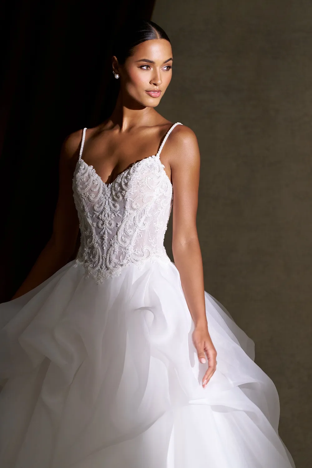 Allure Couture C848 brudekjole Ivory/Champagne organza