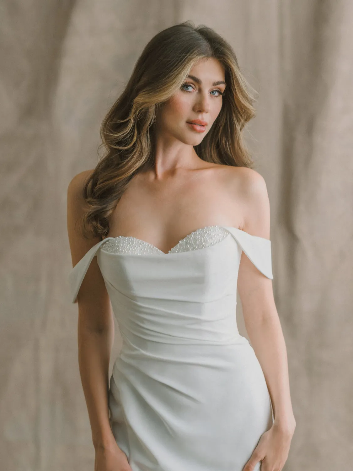 Allure Bridal Abella E614 Keira brudekjole ivory off-shoulder