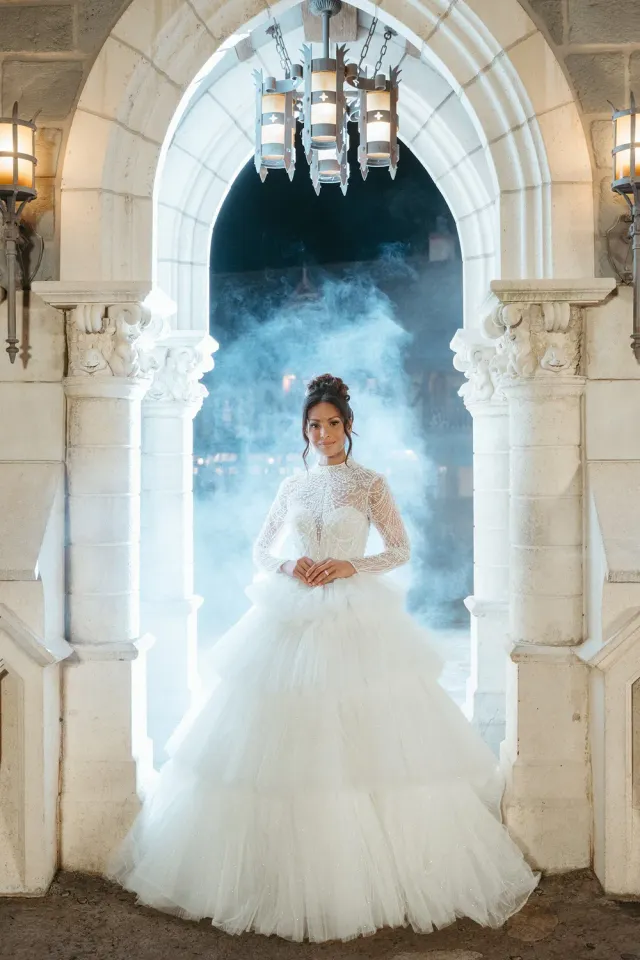 Allure Bridal Disney DP459 brudekjole med lys