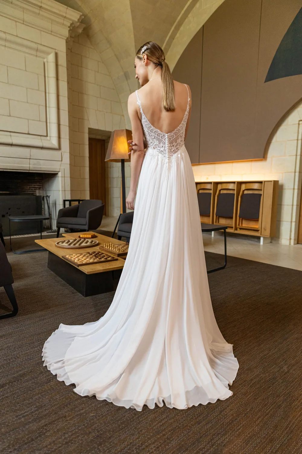 Bella by Eglantine BEL22633 brudekjole