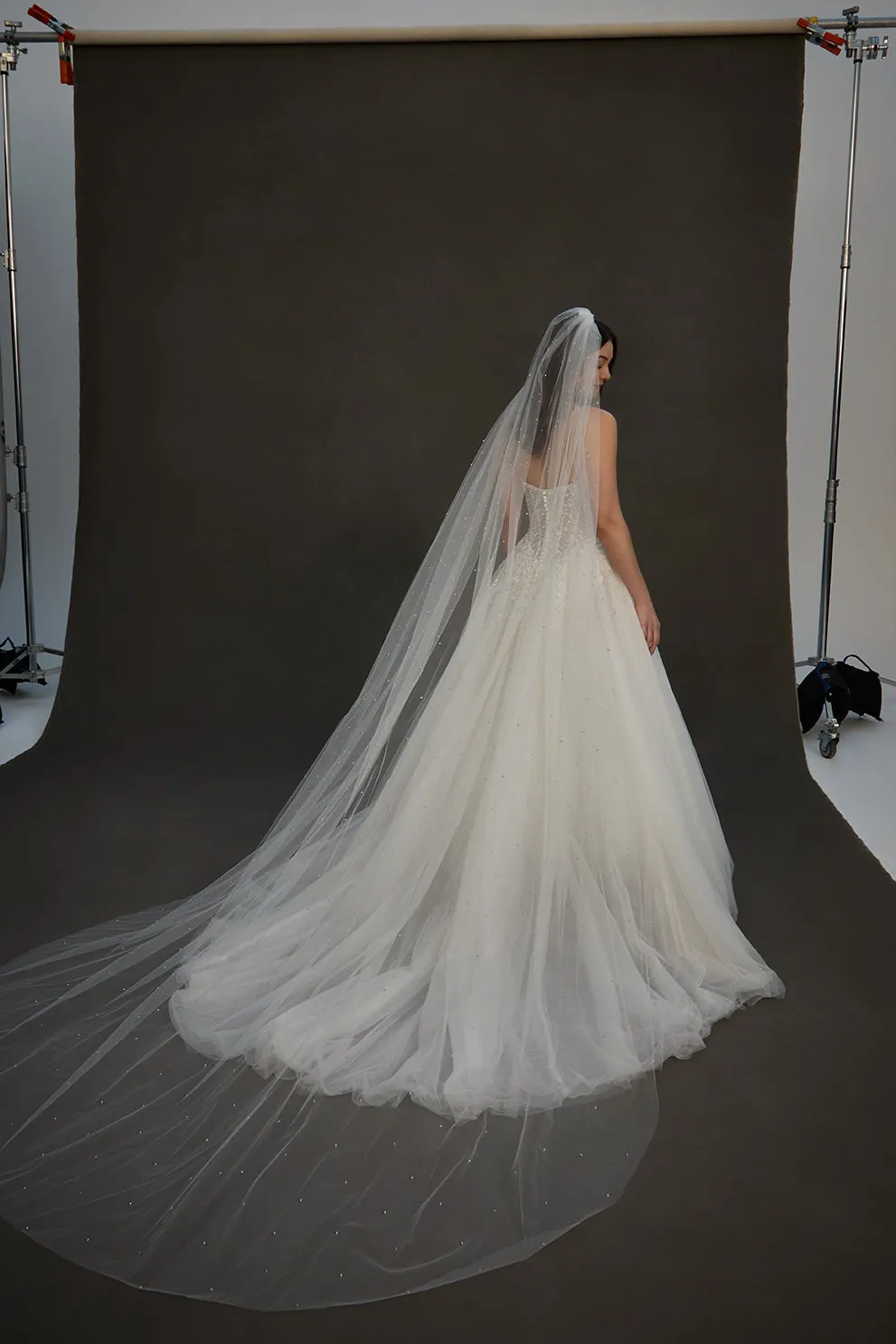 Allure Bridal Madison James V097C brudslør ivory/silver med perler