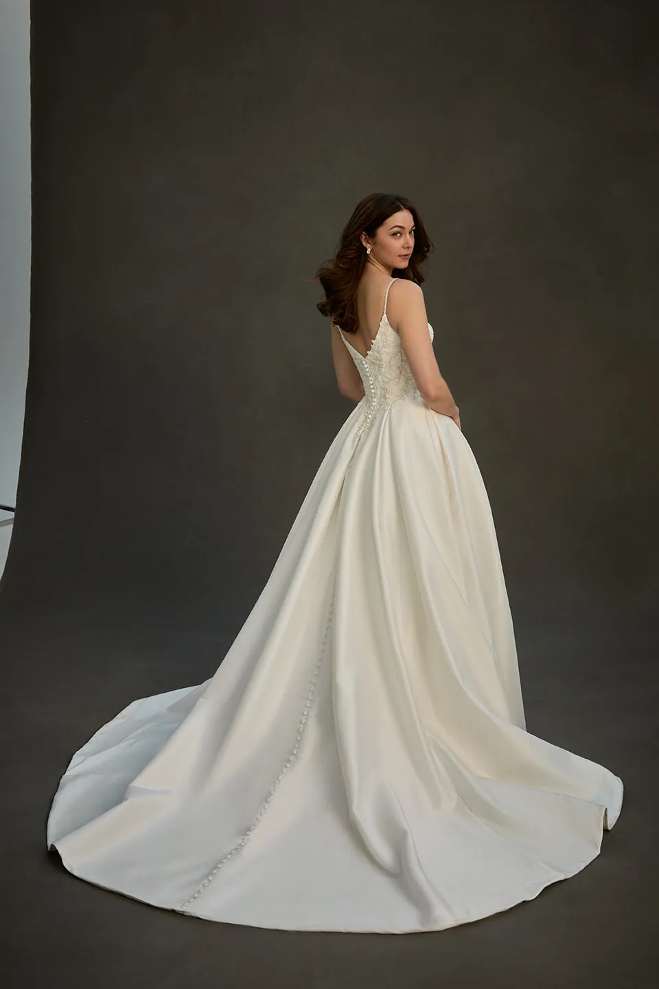 Allure Bridal Madison James MJ1299 Courtney brudekjole Ivory/Nude mikado
