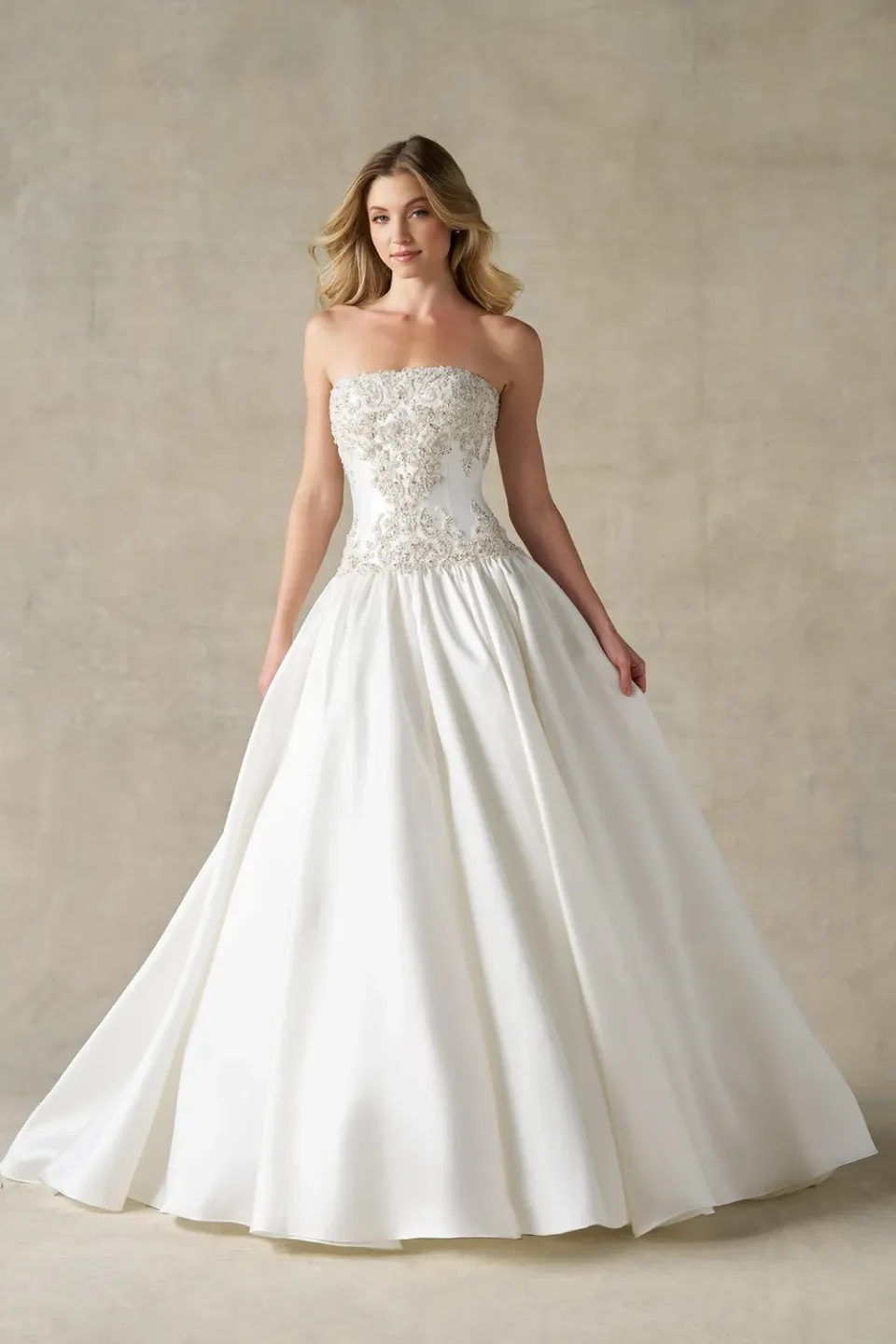 Allure Bridals A1487 brudekjole ivory/silver mikado