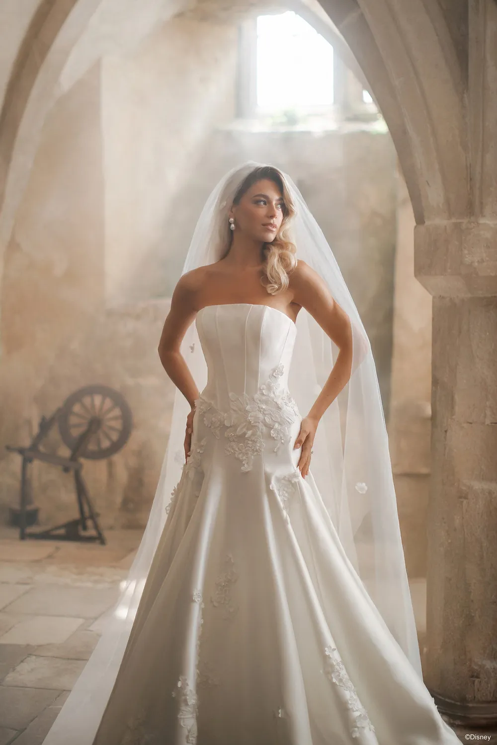 Allure Bridal DV51 Aurora brudeslør ivory med 3D blomster
