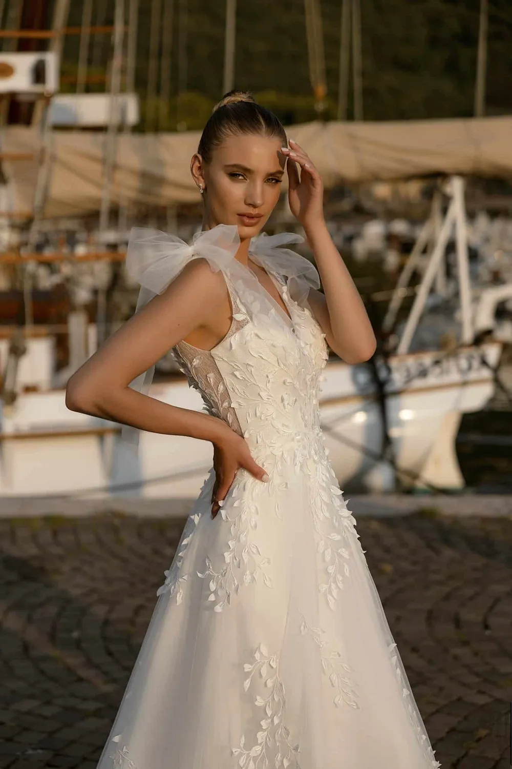 Bella by Eglantine BEL22404 brudekjole elegant model