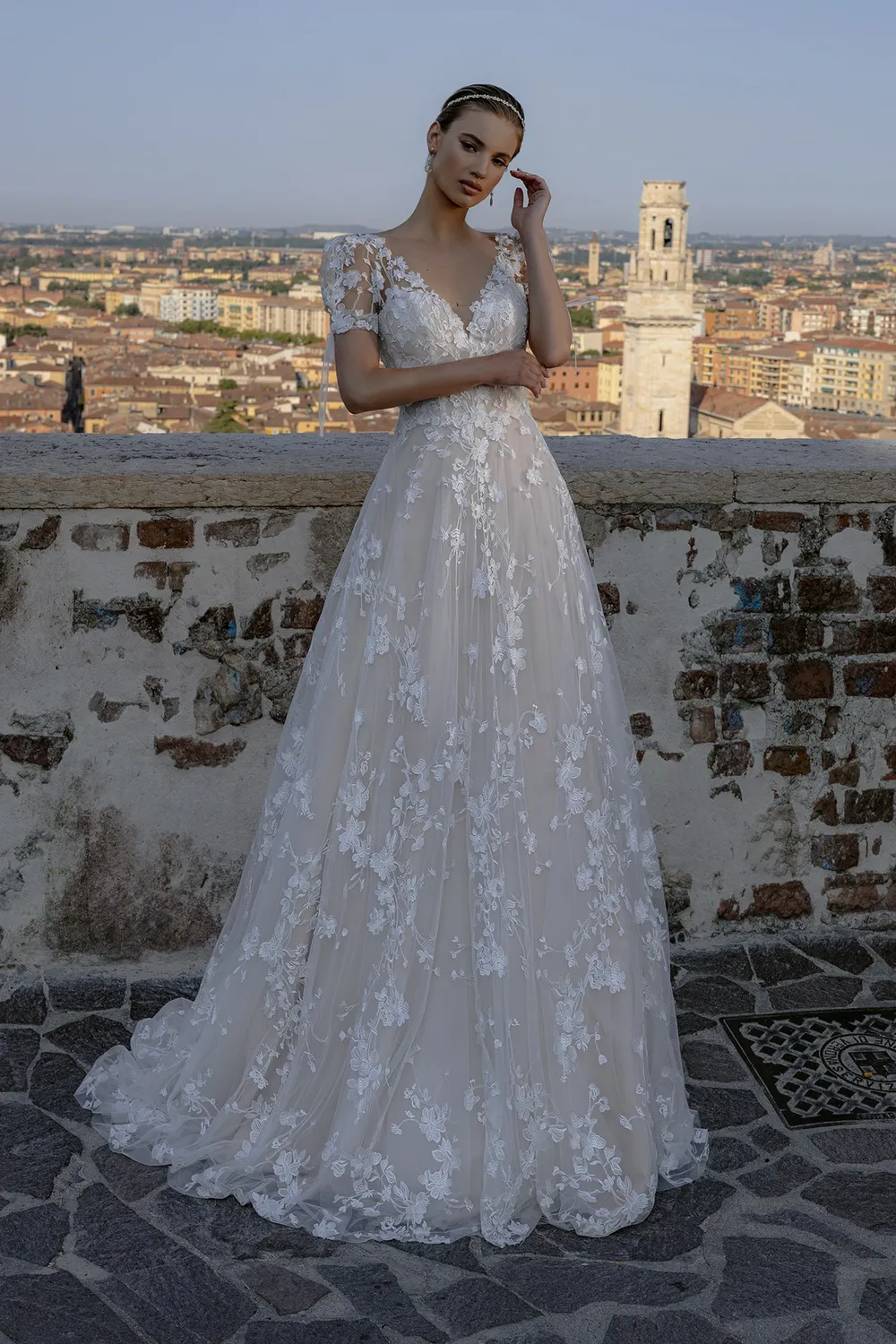 Bella by Eglantine BEL22413 brudekjole
