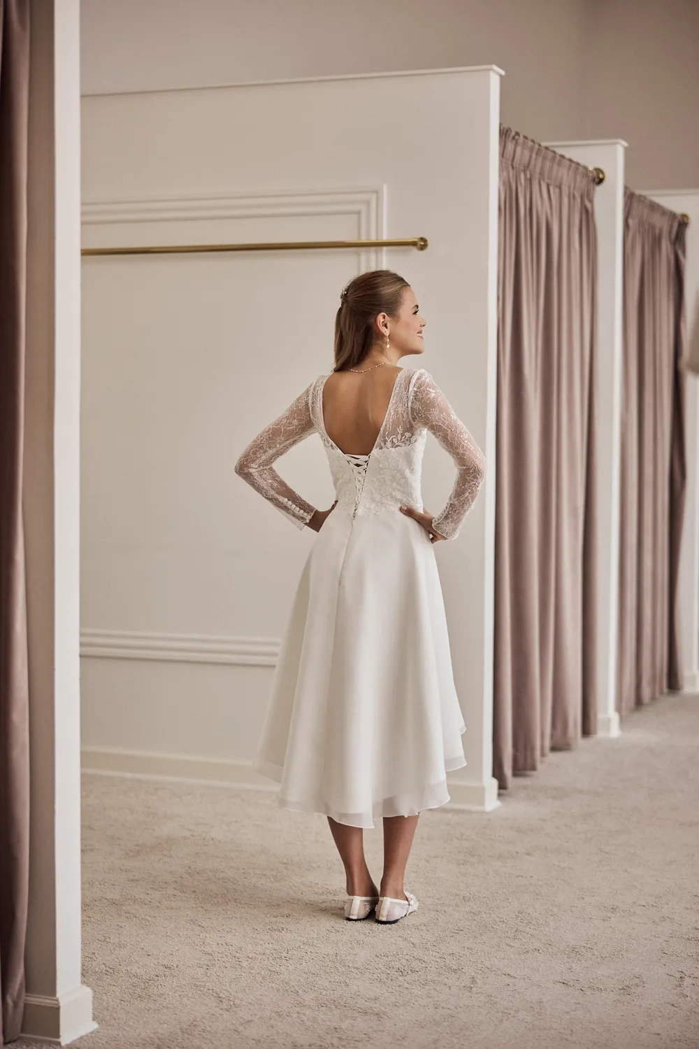 Panayotis MINEA konfirmationskjole med French lace og snørreryg
