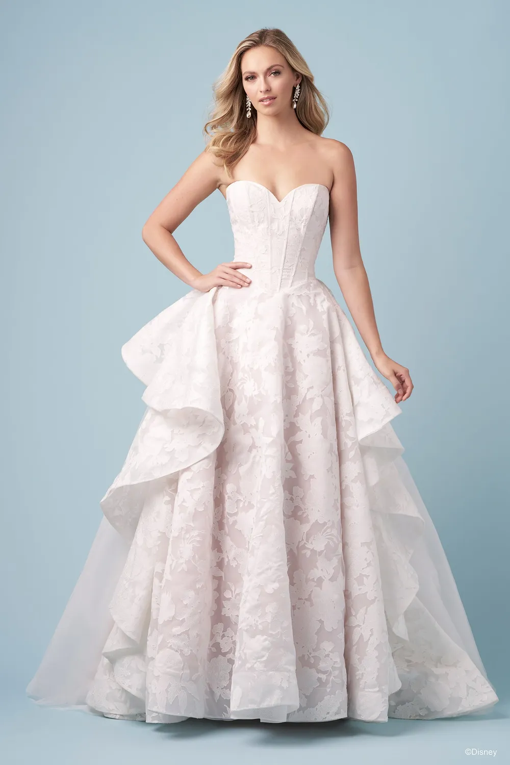 Allure Bridal Disney Fairy Tale Weddings D466 Rapunzel brudekjole Lavender/Ivory blonde ballgown