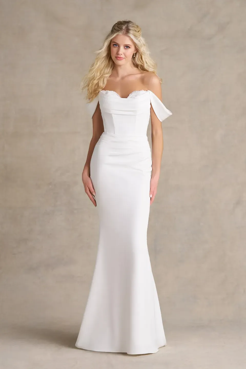 Allure Bridal Romance R3989NC brudekjole crepe ivory