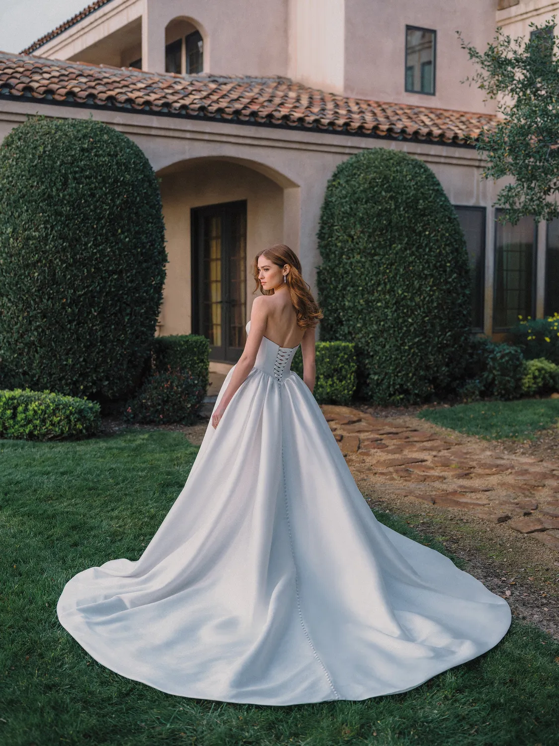 Allure Bridal A1492 brudekjole ivory mikado