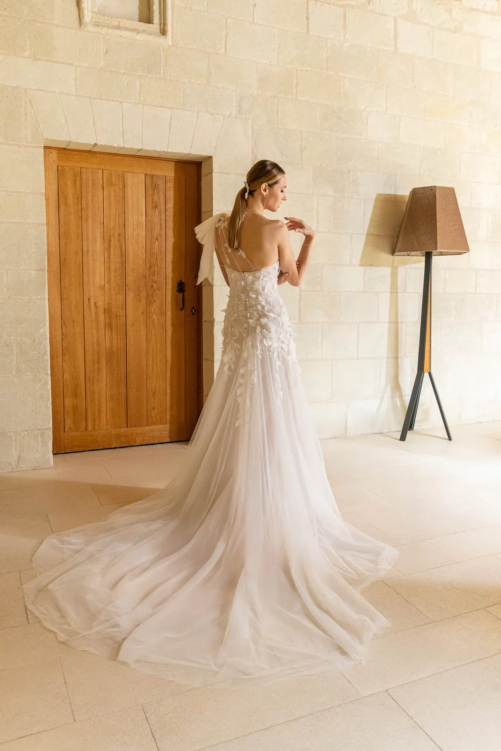 Bella by Eglantine BEL22608 brudekjole til bryllup