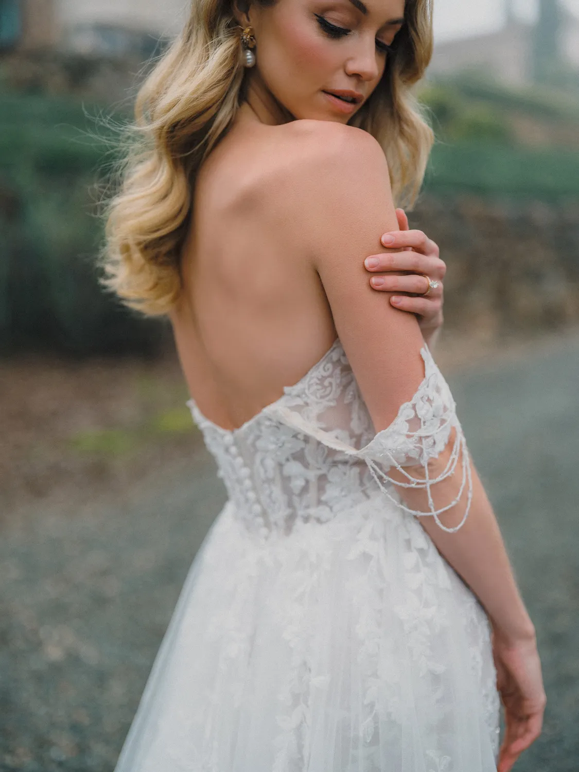Allure Bridal A1478T aftageligt brudeslæb ivory