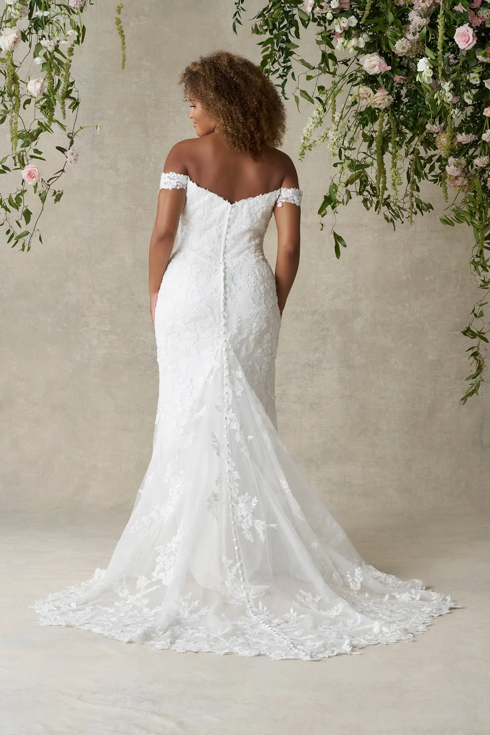 Allure Romance R3980L brudekjole almond off-shoulder