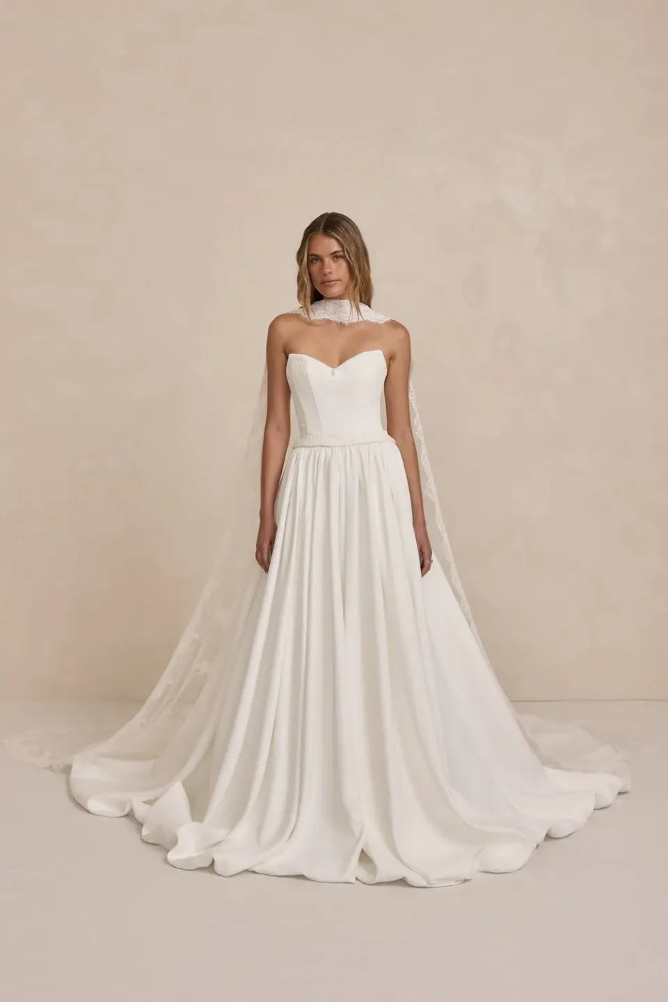 Made With Love Bridal Rylee overdel blonder
