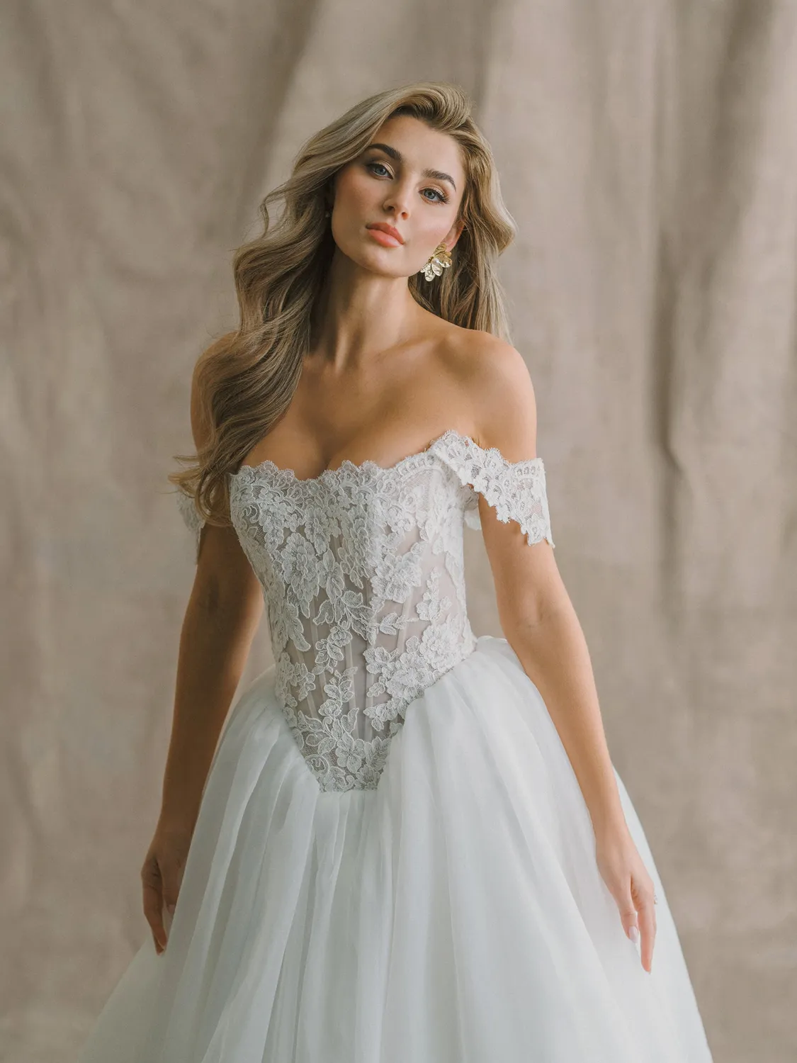 Abella E625 Mary Delany brudekjole Ivory organza