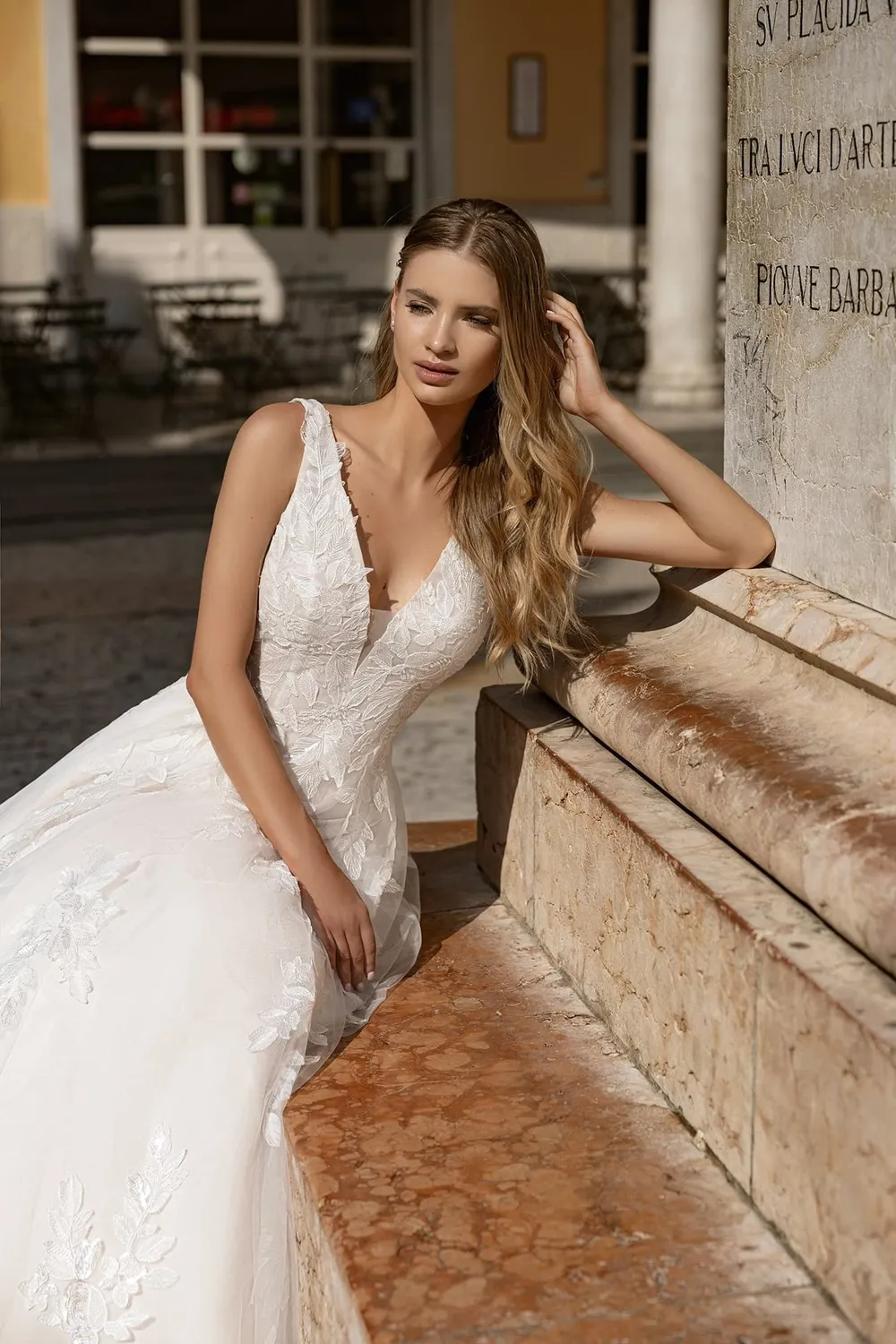 Bella by Eglantine BEL22427 brudekjole