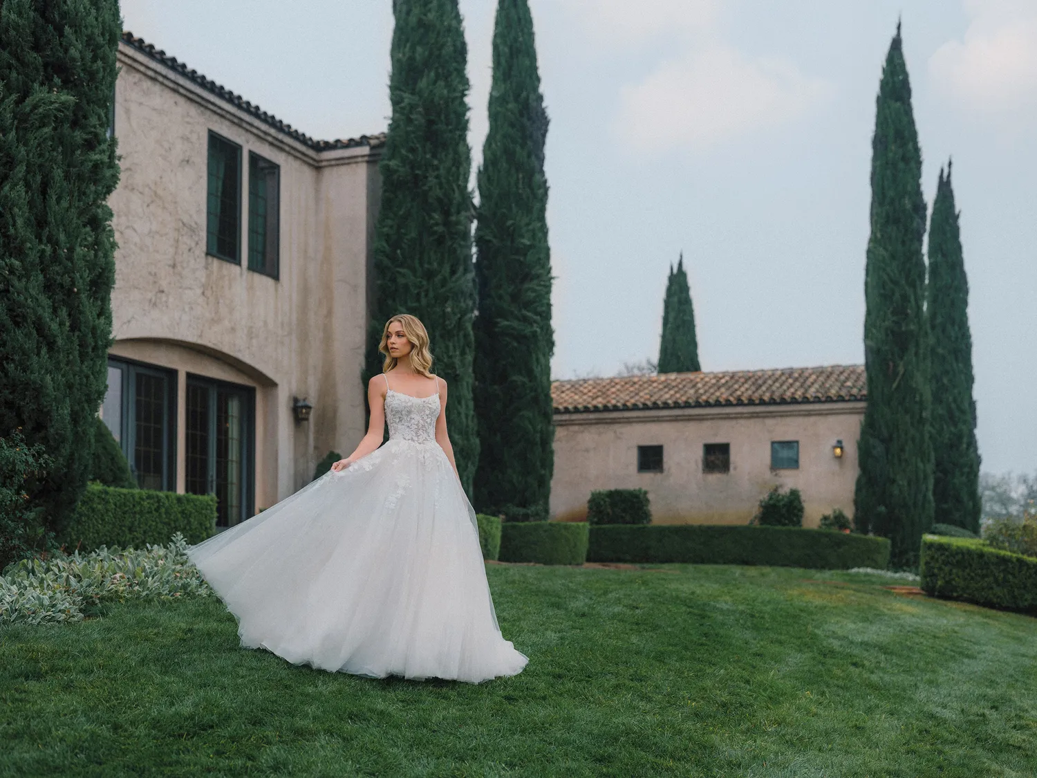 Allure Bridal A1477 brudekjole A-line ivory nude