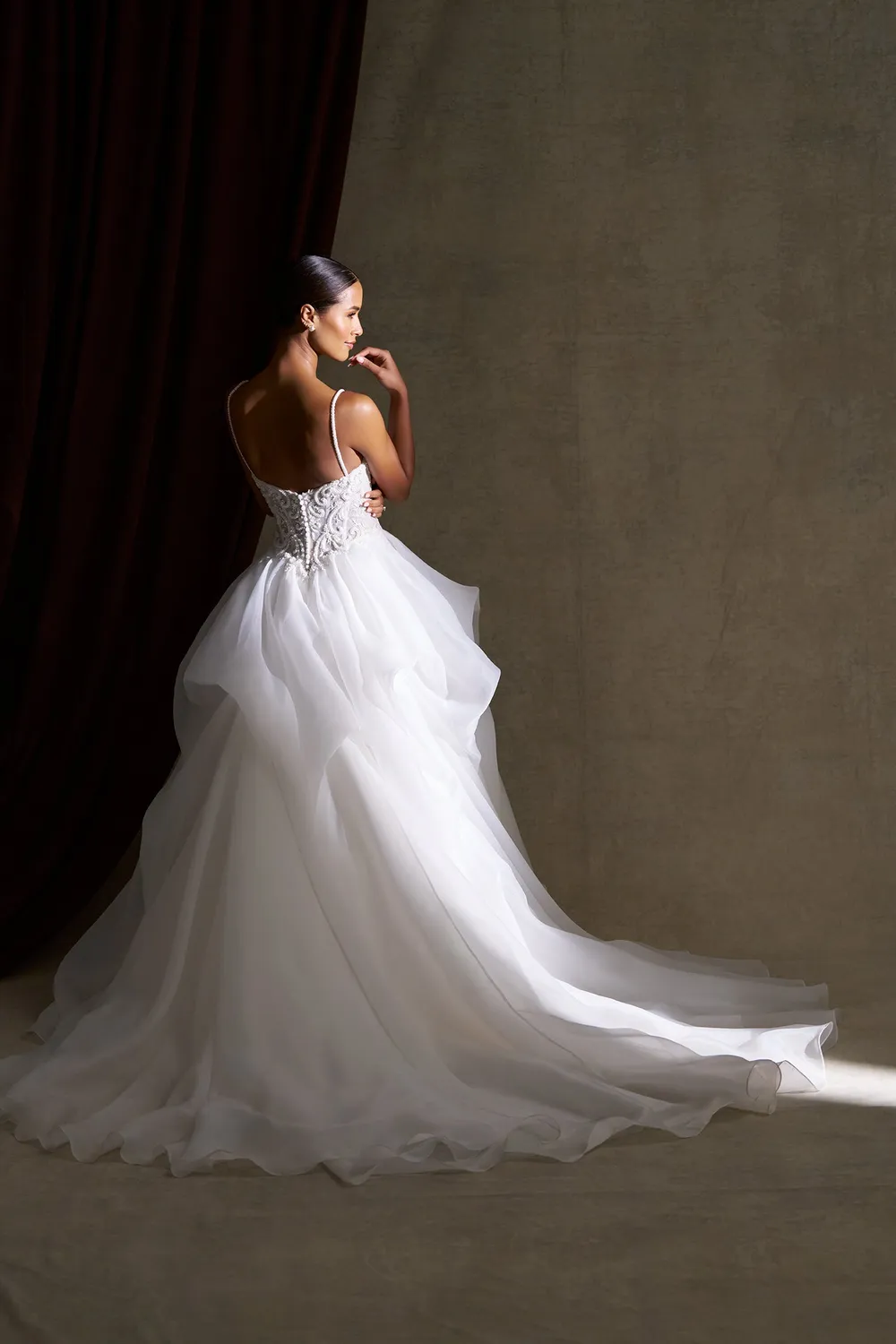 Allure Couture C848 brudekjole Ivory/Champagne organza