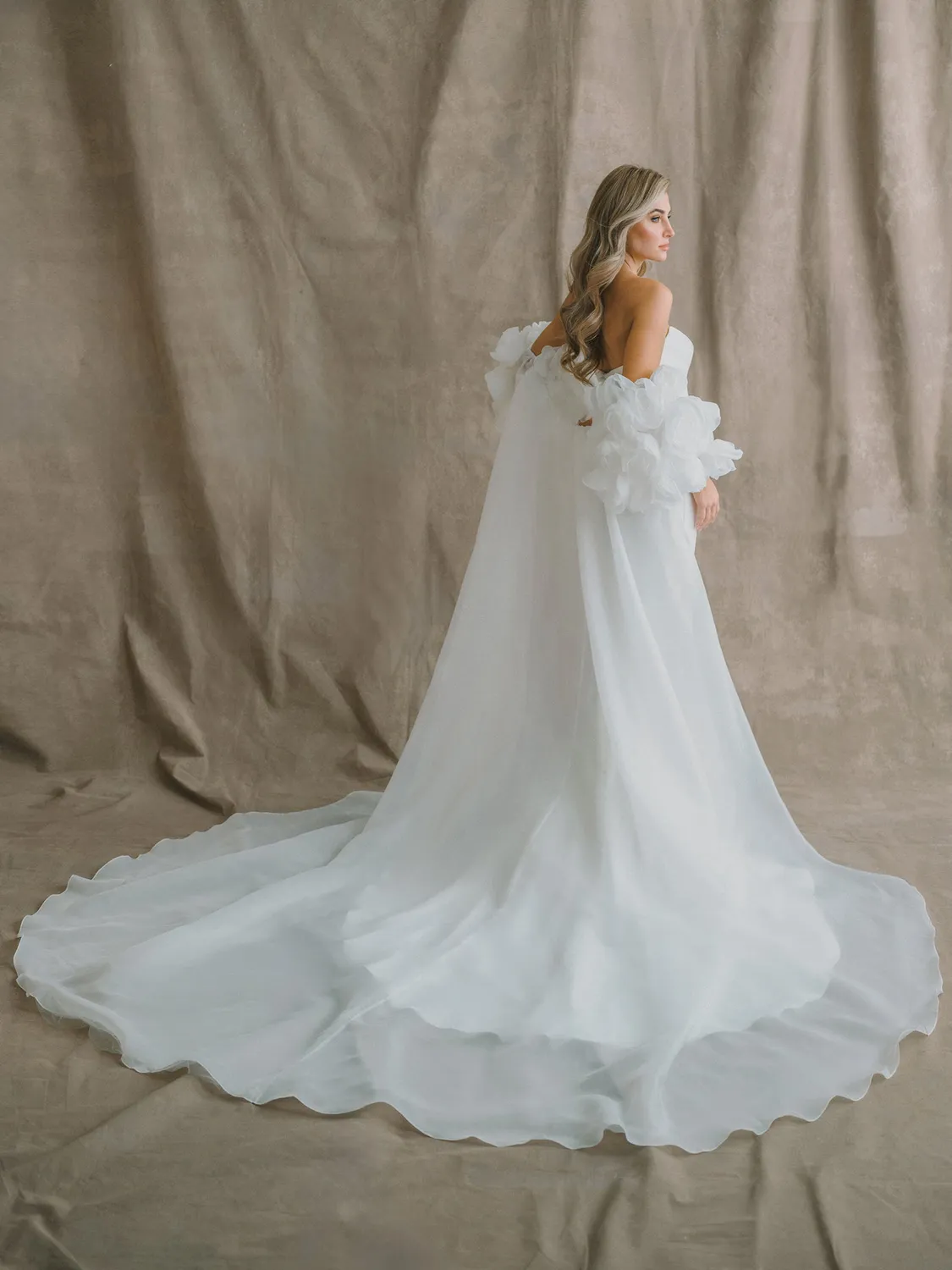 Allure Bridal CP82 brudekappe Ivory organza med rosetter