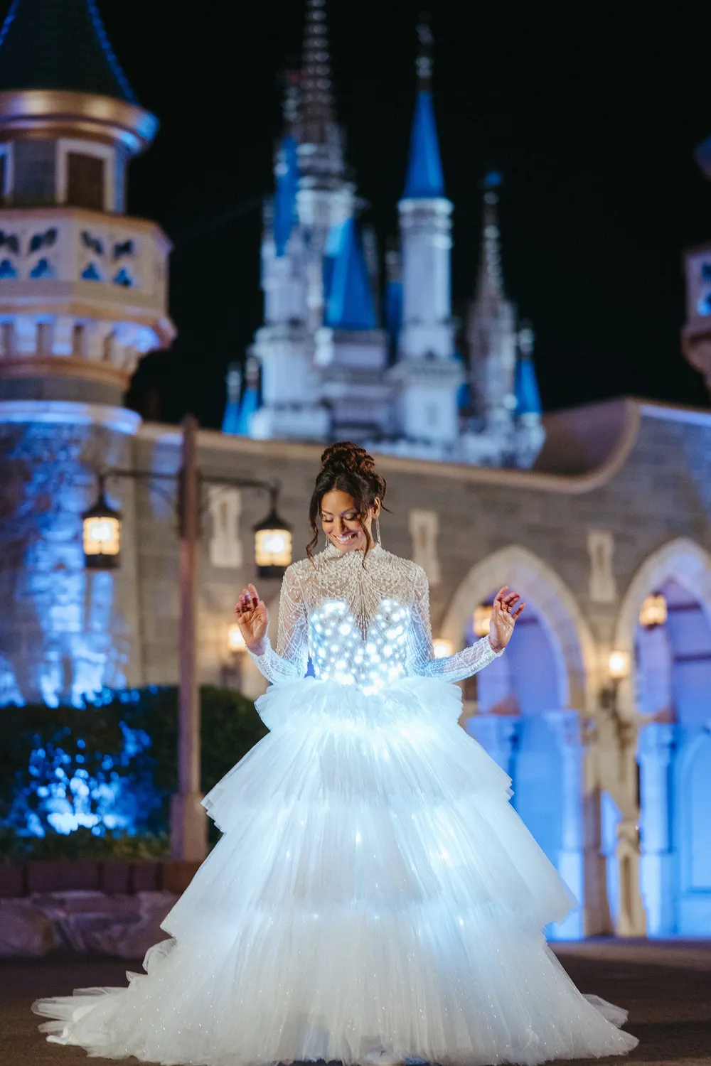Allure Bridal Disney DP459 brudekjole med lys