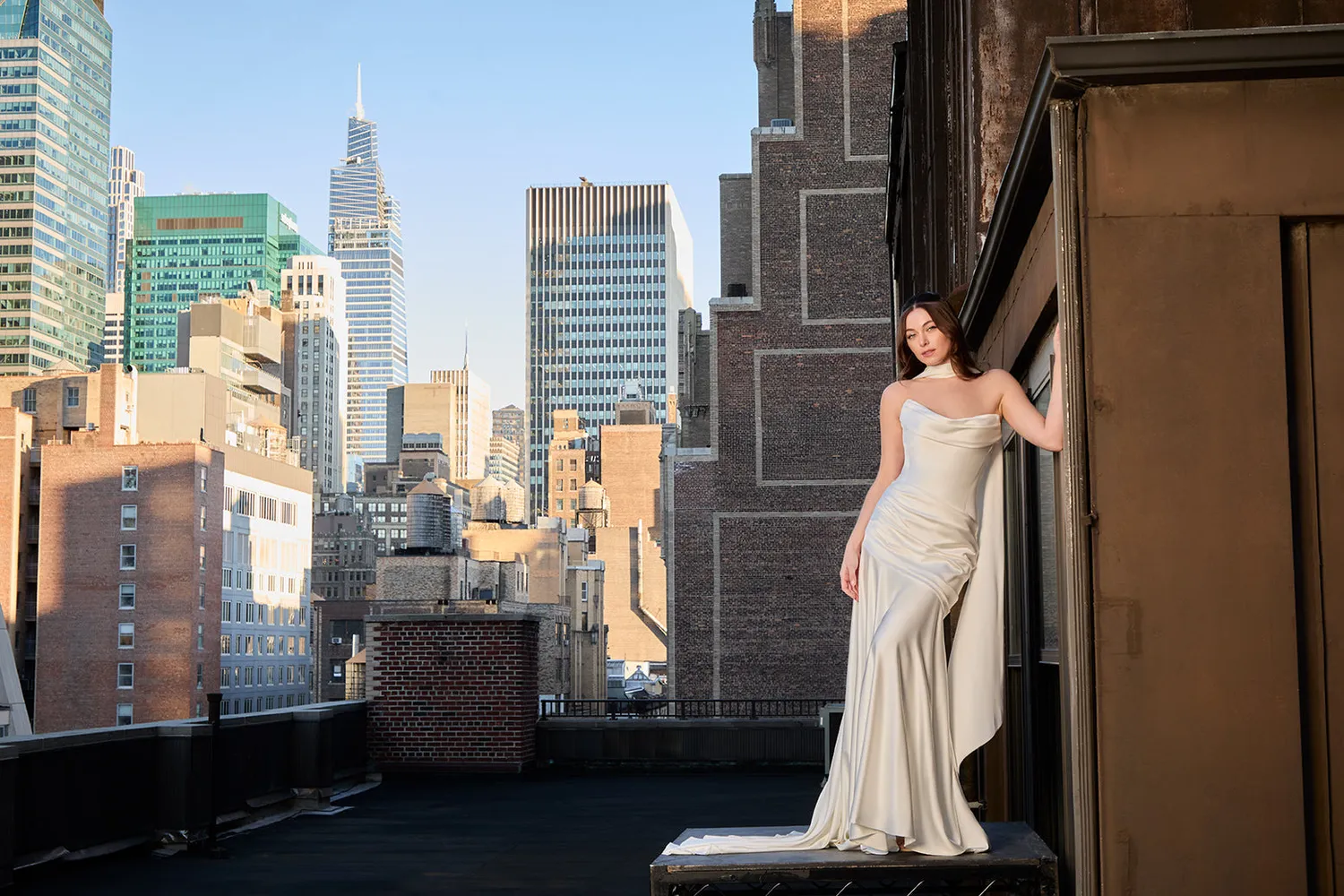 Allure Bridal MJ1289 Claribel brudekjole ivory satin med tørklæde
