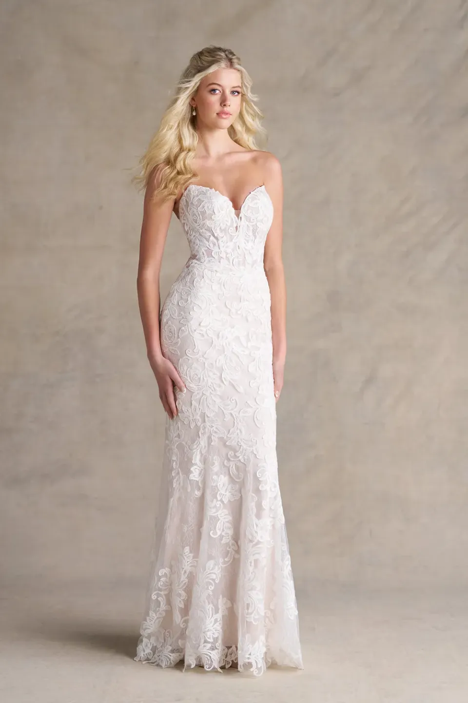 Allure Romance R3971 brudekjole Ivory Nude sheath