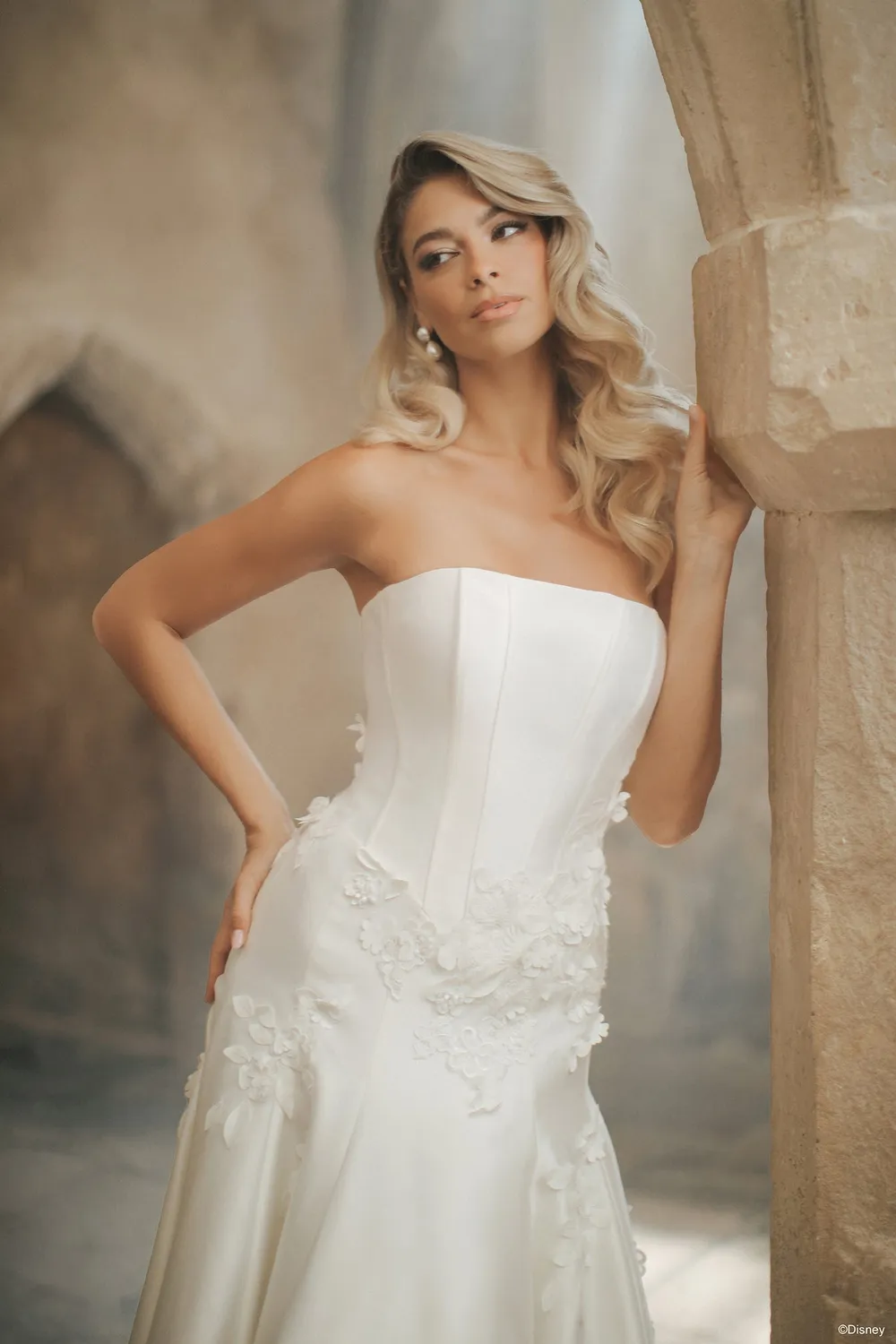 Allure Bridal D461 Aurora brudekjole Ivory 3D-blomster