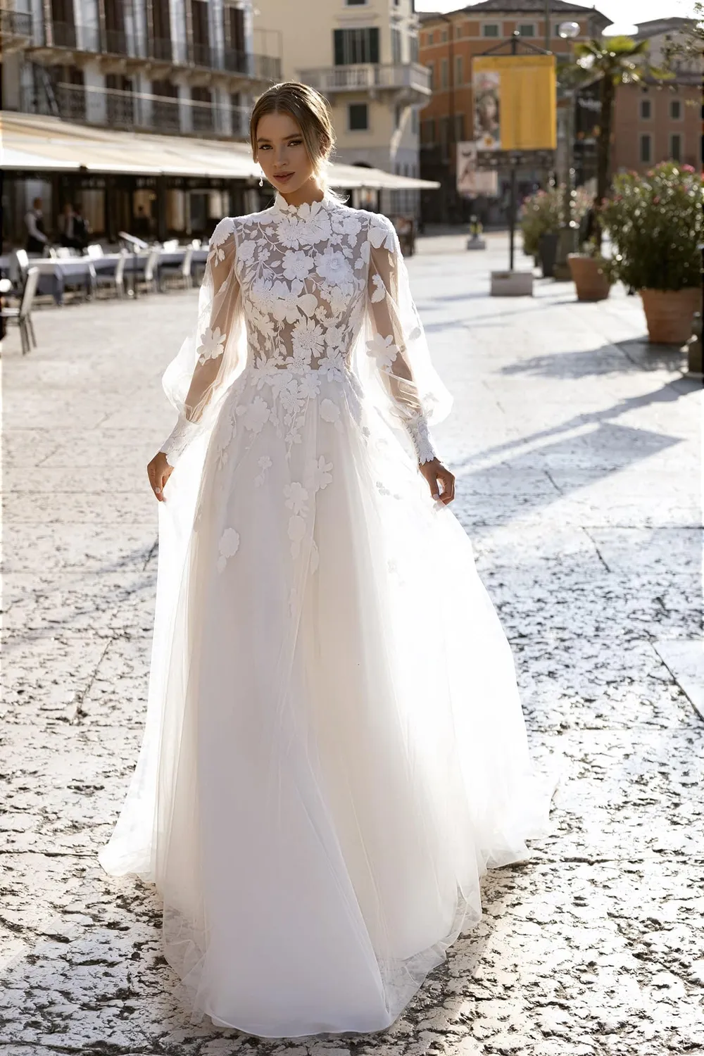 Bella by Eglantine BEL22401 brudekjole