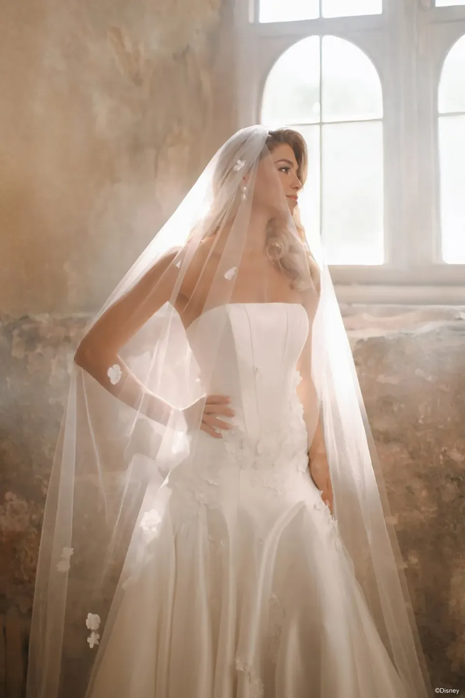 Allure Bridal DV51 Aurora brudeslør ivory med 3D blomster