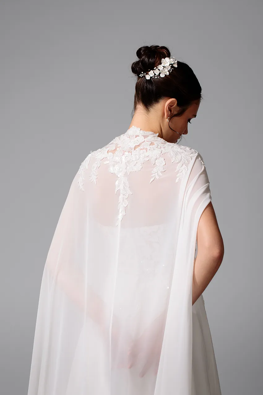 Bella by Eglantine BEL22725 brudekjole med aftagelig cape