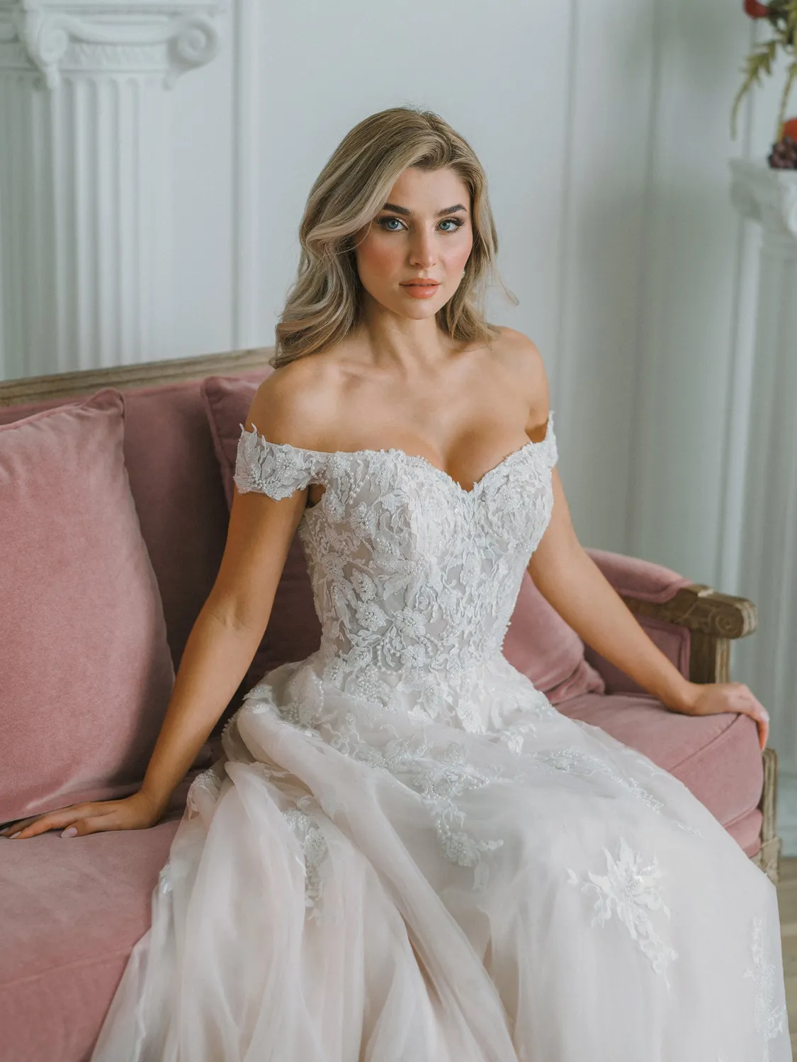 Allure Bridal Abella E607 Audrey brudekjole Desert Champagne perleblonde