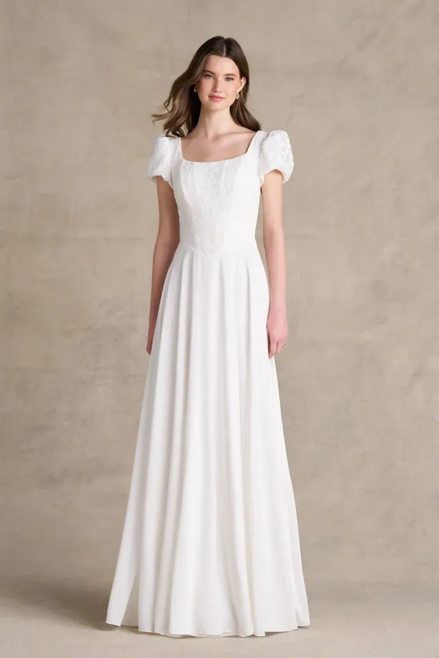 Allure Bridal Modest M809 brudekjole Ivory chiffon