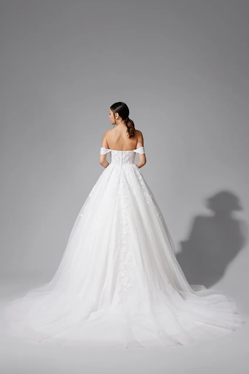 Bella by Eglantine BEL22701 brudekjole – prinsessesnit