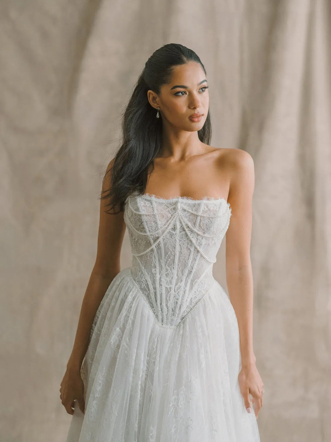 Allure Bridal Abella E615NC Camellia brudekjole Ivory/Nude blonde