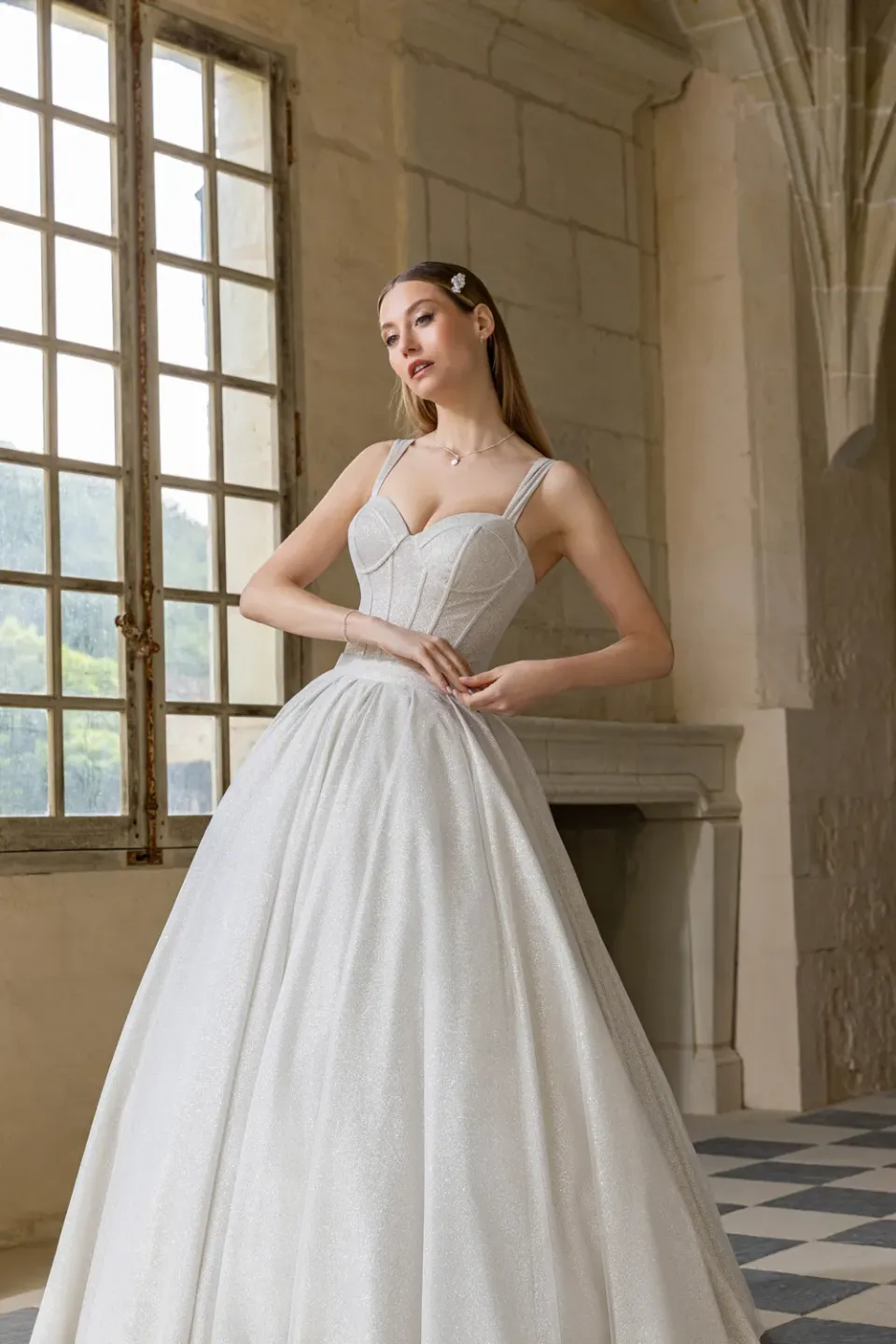 Bella by Eglantine BEL22607 brudekjole – bryllup