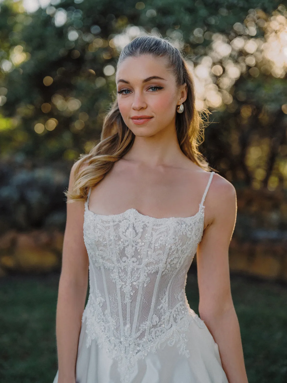 Allure A1494 brudekjole ivory satin A-facon