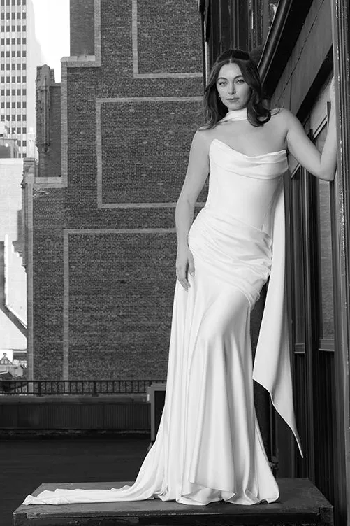 Allure Bridal MJ1289 Claribel brudekjole ivory satin med tørklæde