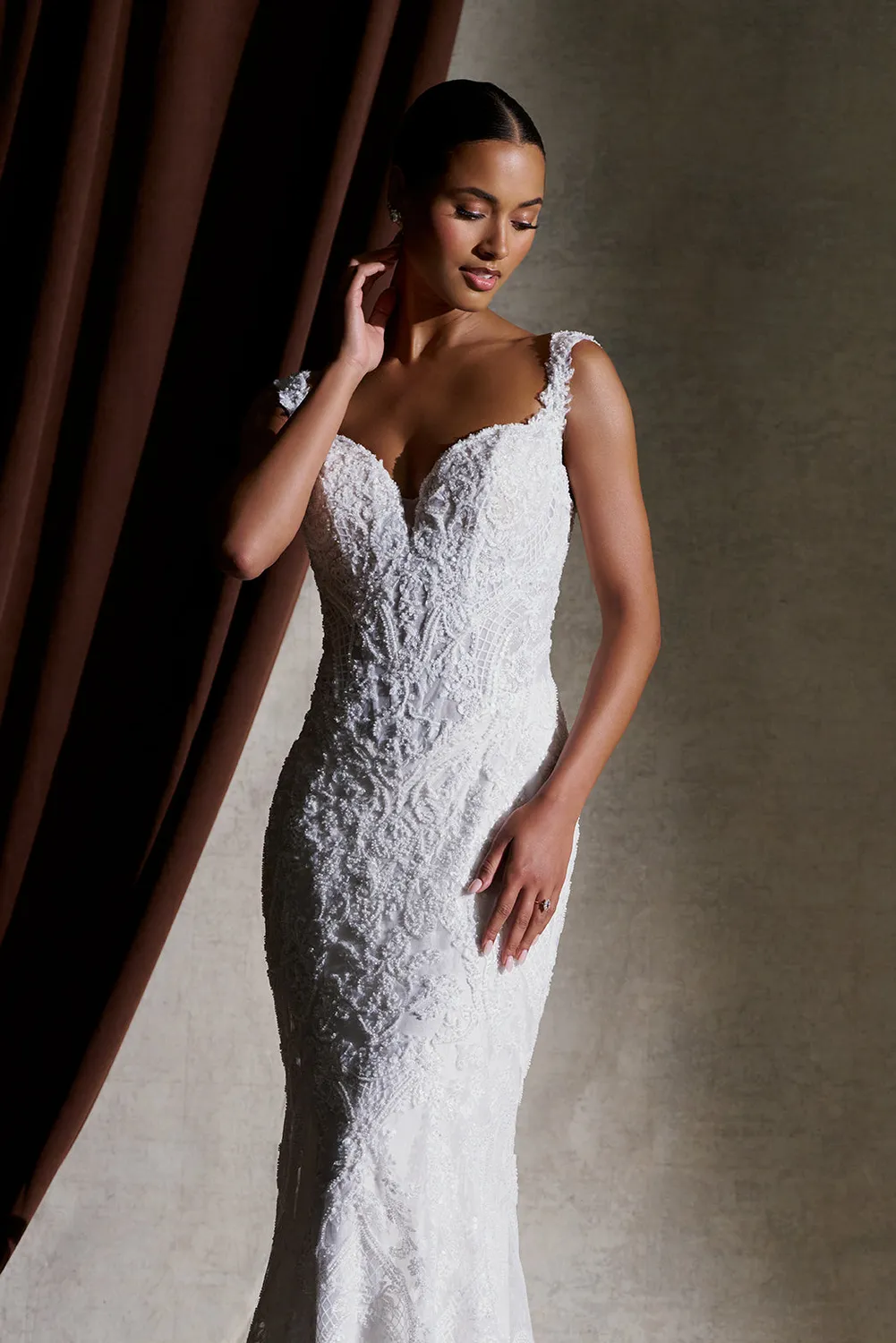 Allure Couture C852 brudekjole Sand glimmer fit-and-flare