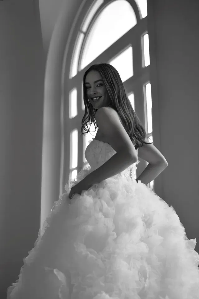 Bella by Eglantine BEL22539 brudekjole