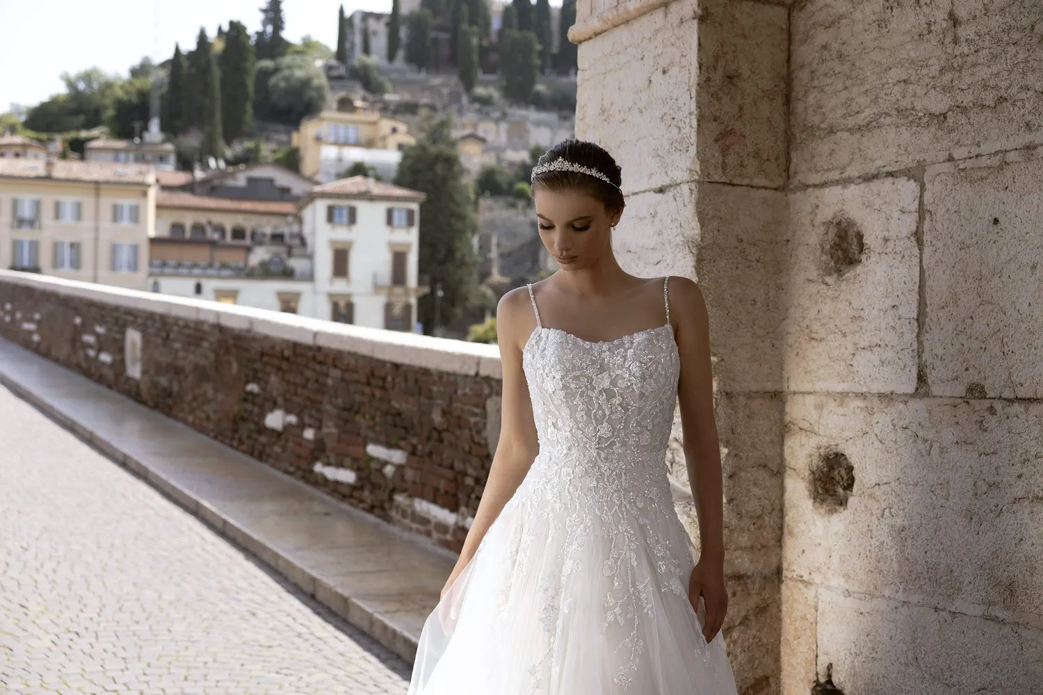 Bella by Eglantine BEL22426 brudekjole