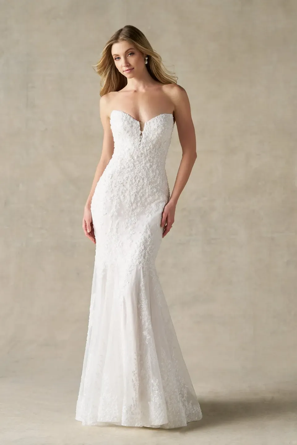 Allure Bridal A1493 brudekjole blonde fit-and-flare sand/ivory