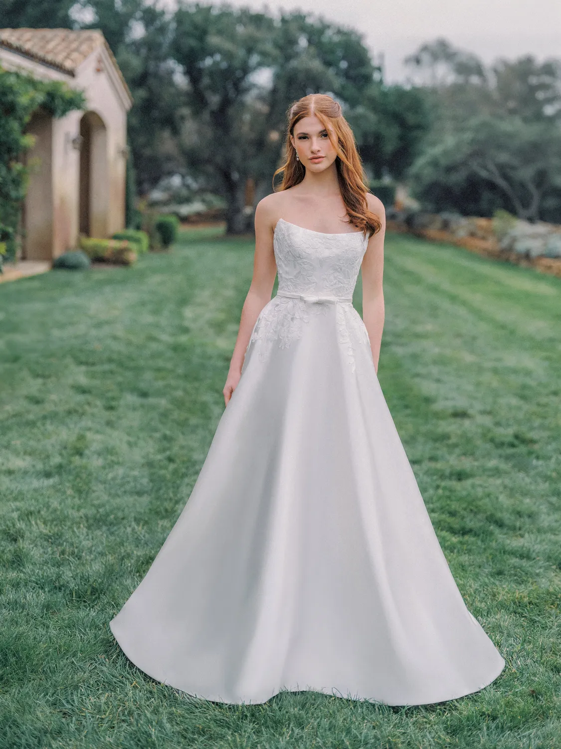 Allure Romance R3984 brudekjole ivory satin sløjfe