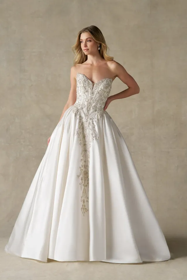 Allure Bridals A1490 Mikado ballgown Ivory sølvbroderi korset